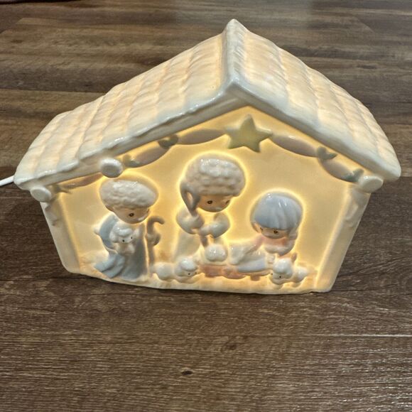 Precious Moments 1992 Porcelain Nightlight Nativity Scene Night Light Works - Picture 1 of 11
